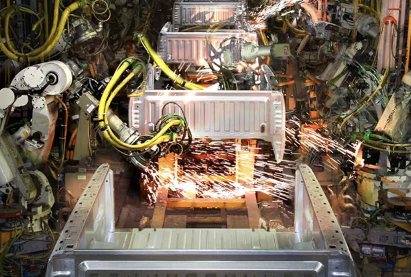 象棋机器人夹断俄7岁男孩手指，因人类“抢跑”不守规则？机器人当天已参加3场比赛休闲区蓝鸢梦想 - Www.slyday.coM