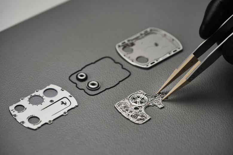 比硬币还纤薄，为什么RICHARD MILLE与法拉利的合作表款长这样？休闲区蓝鸢梦想 - Www.slyday.coM