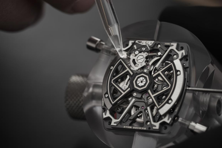 比硬币还纤薄，为什么RICHARD MILLE与法拉利的合作表款长这样？休闲区蓝鸢梦想 - Www.slyday.coM