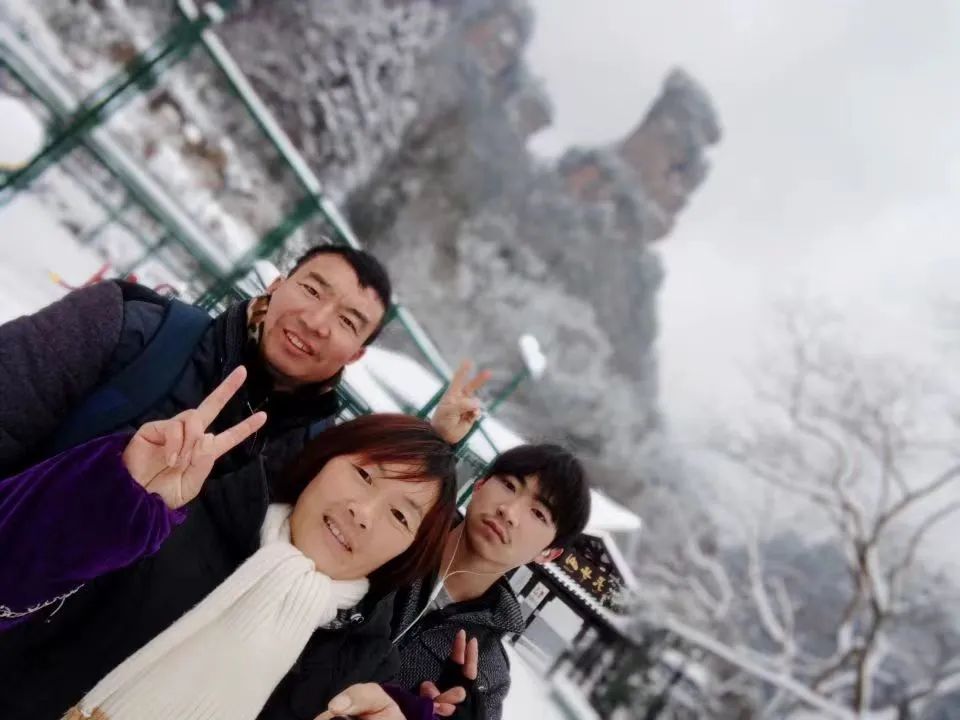 帮妈妈做保洁的男孩拿到了北京大学录取通知书，他淡定地说：“终于可以安心下来帮妈妈好好干活了”休闲区蓝鸢梦想 - Www.slyday.coM