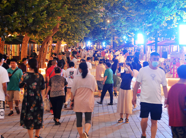 百年中山路:人潮人海里