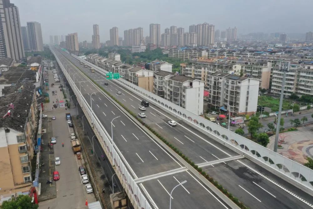 6月30日,江西南昌南外环高速公路正式通车.成奔&nbsp;摄