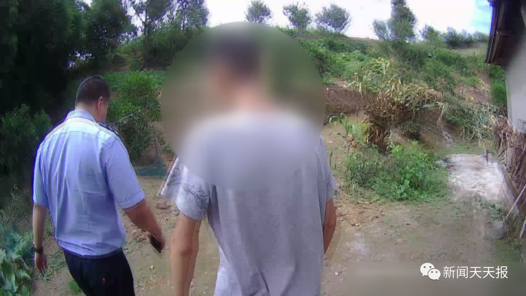 男子公路上花样炫车技被抓 警察：竟是涉嫌偷来的车！休闲区蓝鸢梦想 - Www.slyday.coM