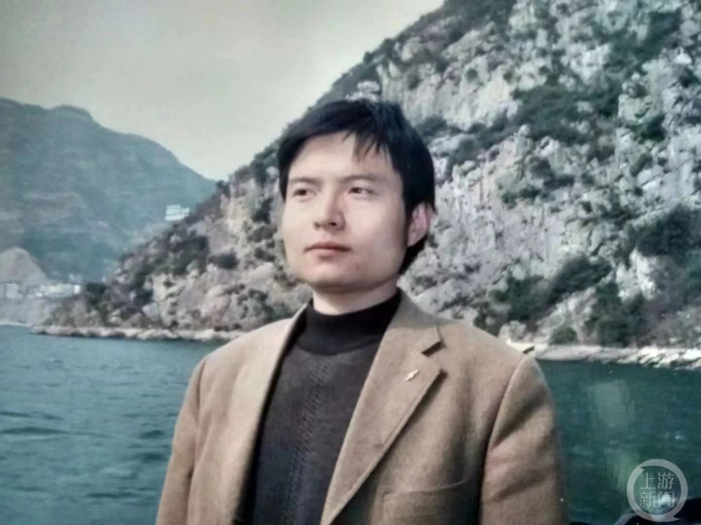 饮食精确到克 不买空调 每月水电气费不超30元……42岁大学老师征婚：我的价值观一般人很难接受休闲区蓝鸢梦想 - Www.slyday.coM