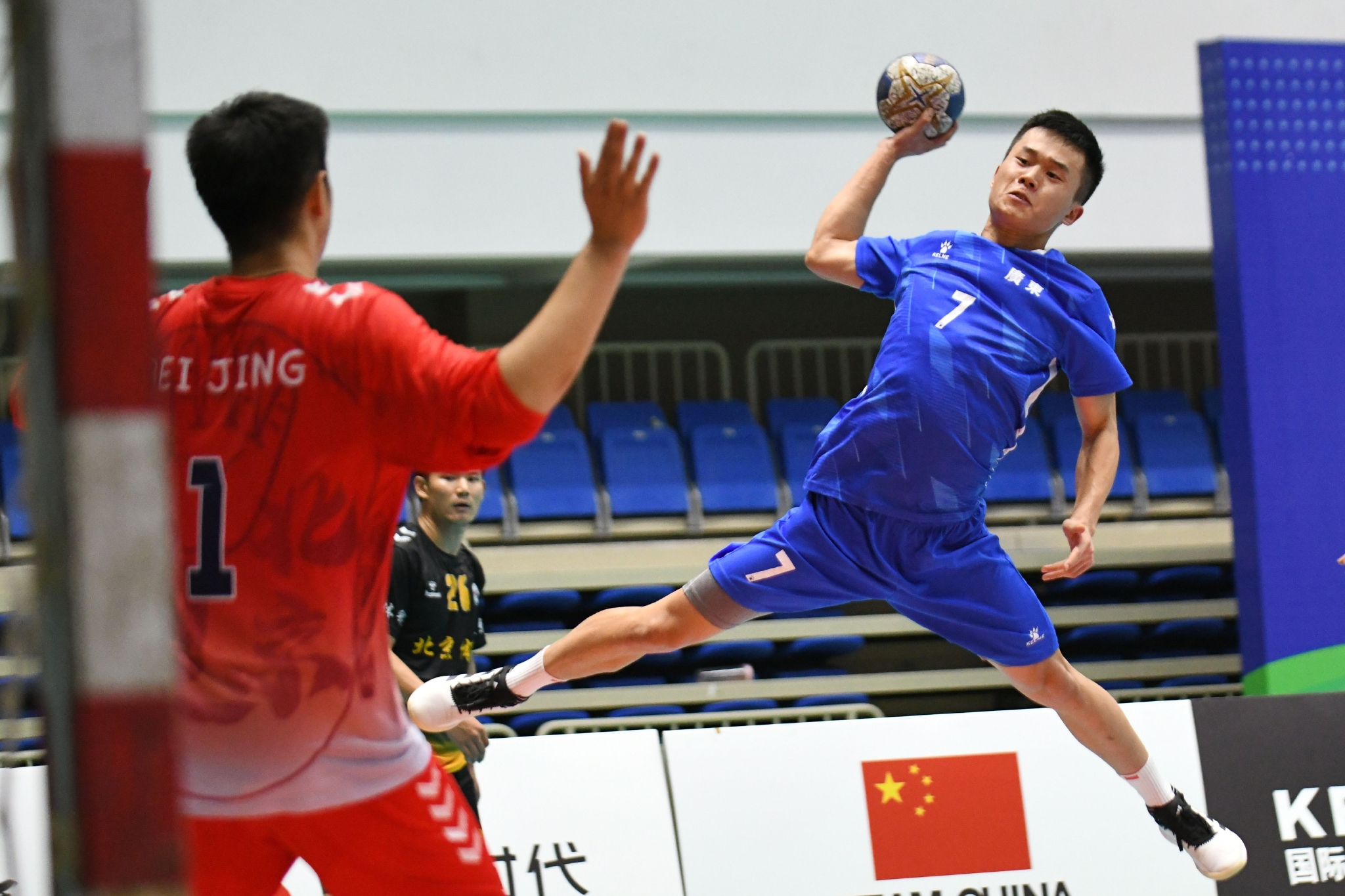 手球——全国男子冠军杯:北京胜广东|手球|北京队|射门_新浪新闻