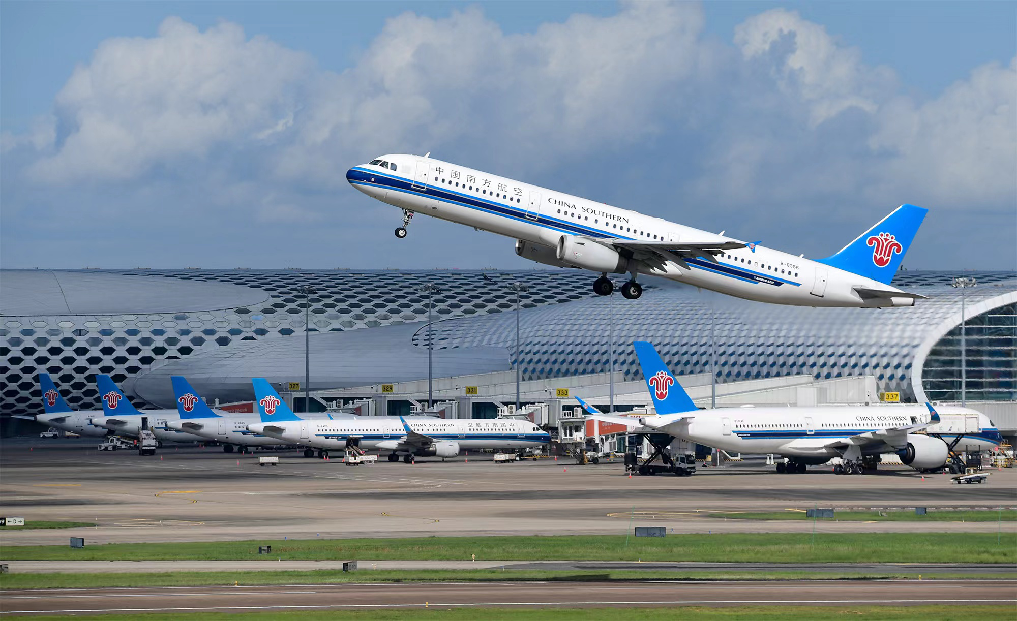 南航深圳公司多措并举保出行安全__财经头条