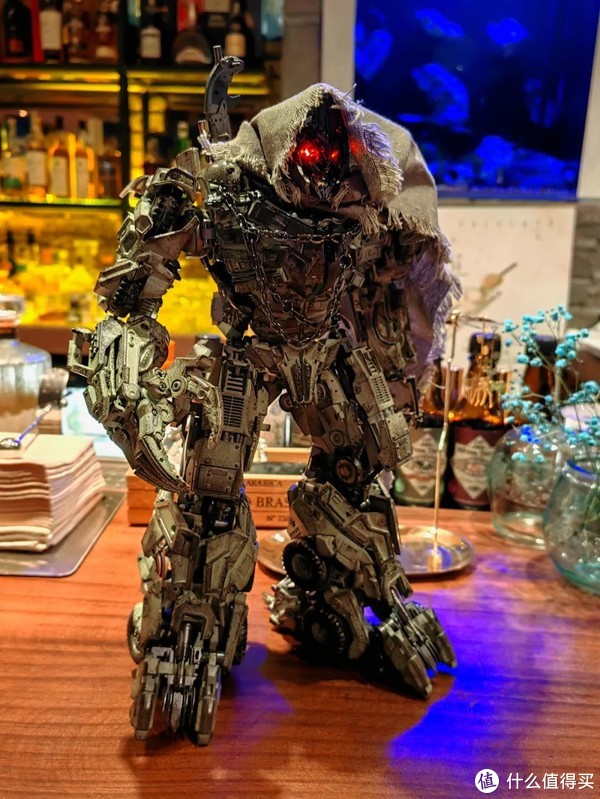 还是那个熟悉的设计——ut油罐威震天评测-新浪汽车