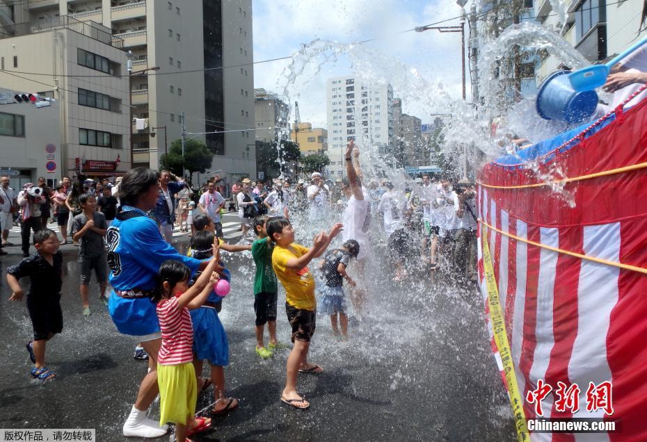 资料图：日本深川八幡祭庆典