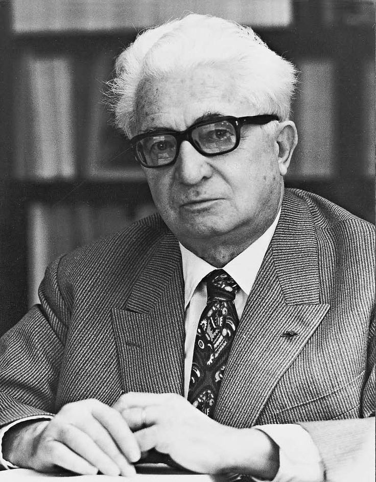 法国历史学家费尔南·布罗代尔(Fernand Braudel)提出了长时段理论,关注长时段内人类社会与自然环境的关系。