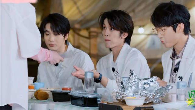 尼玛笑死我了李俊濠送了孙亦航十八楼红绳是迟来的离职礼物么啊哈哈哈