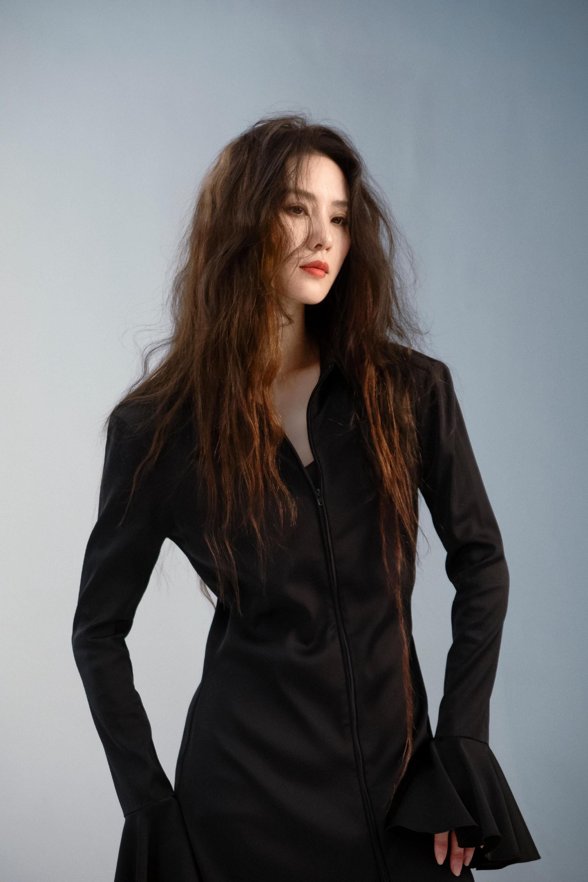 刘诗诗眼神霸气黑化出山一姐气场全开网友梦回仙剑龙葵