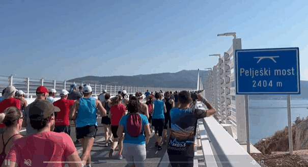 中企承建的佩列沙茨跨海大桥通车 克罗地亚盛大庆祝