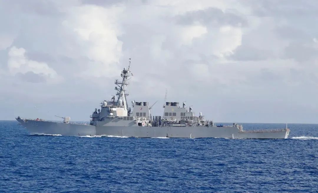 7月13日，美海军“本福德”号导弹驱逐舰非法闯入中国西沙领海
