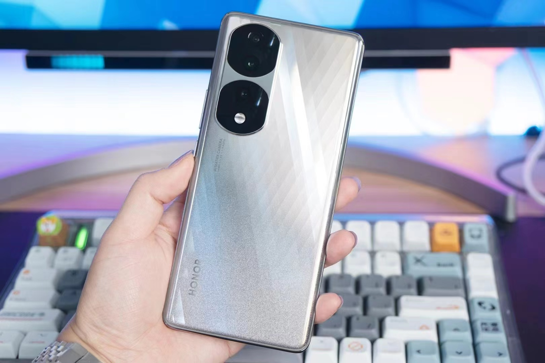 q2销量创新低,vivo,荣耀,oppo,苹果,小米前五|中国智能手机|华为荣耀