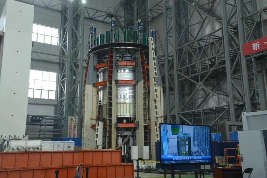 新一代载人运载火箭贮箱正在进行多机并联静动联合试验。中国航天科技集团一院供图。