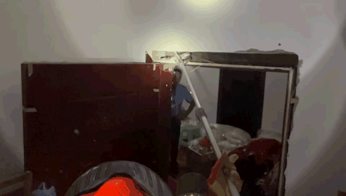 男子睡得正香，下一秒被吓到失去表情！贵阳消防：一个月抓8回了……休闲区蓝鸢梦想 - Www.slyday.coM