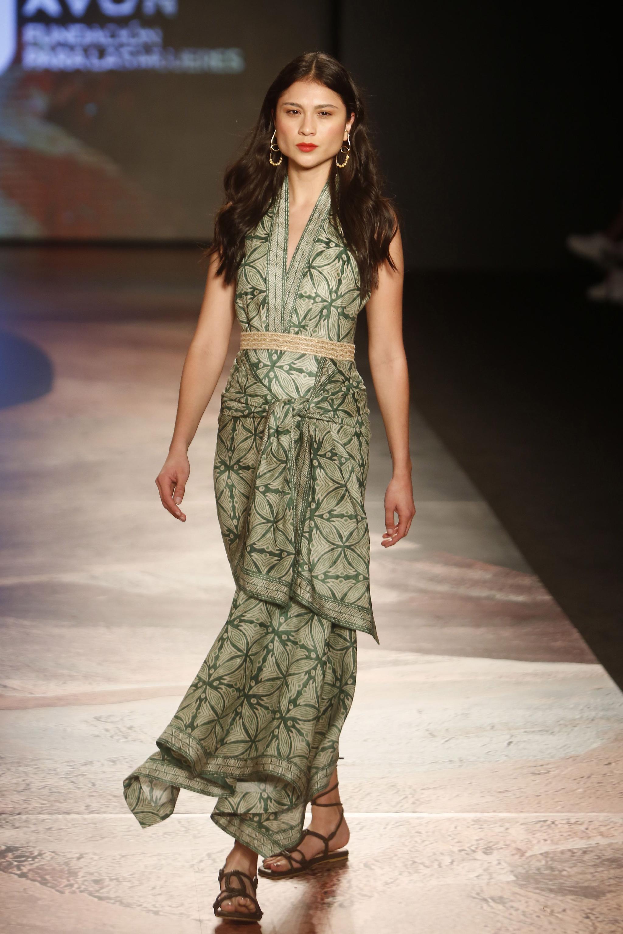 哥伦比亚时装展——设计师比阿特丽斯·卡马乔时装秀__财经头条