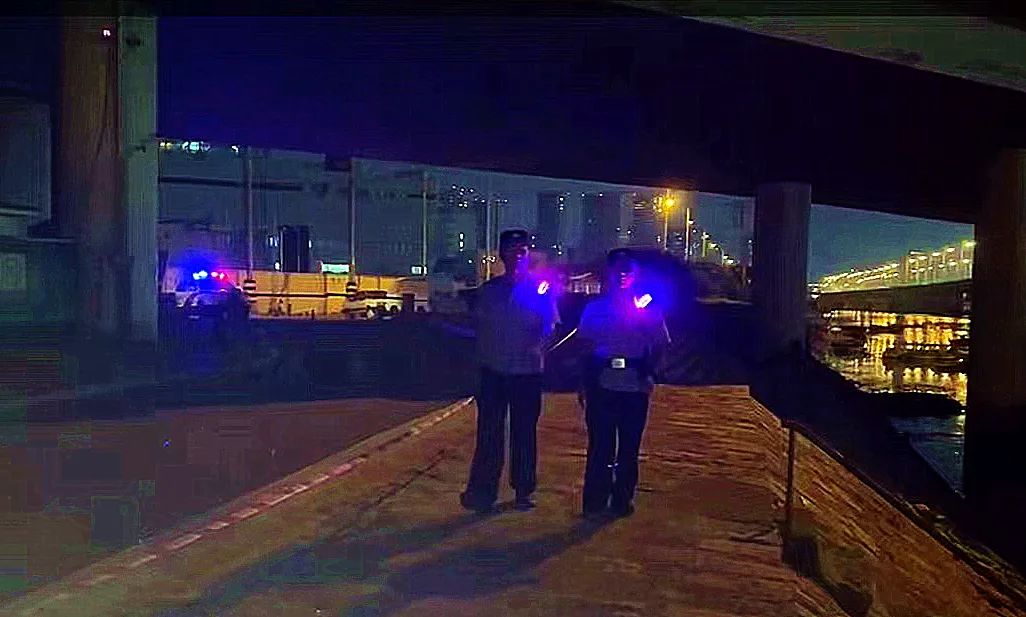 【百日行动】夜间巡查护安全，打造平安海岸线———市北海岸海泊河派出所持续开展夜间巡查守护辖区安全__财经头条