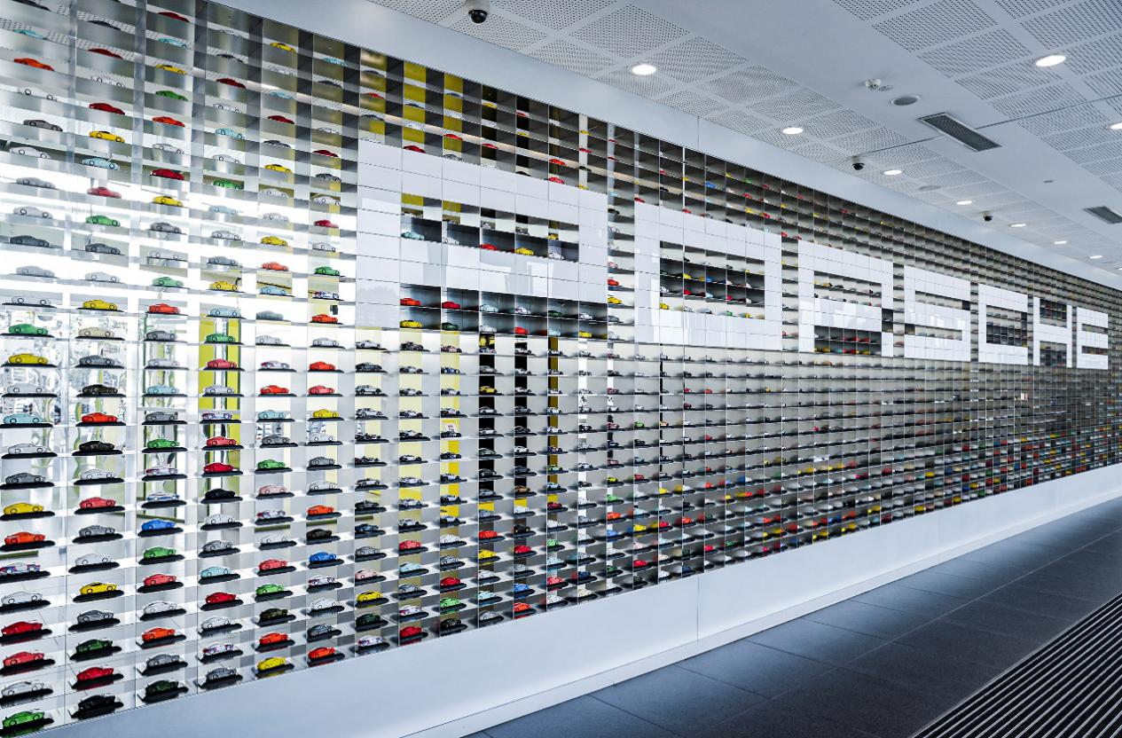 上海保时捷体验中心举办国内首个博物馆级别汽车模型展|保时捷_新浪