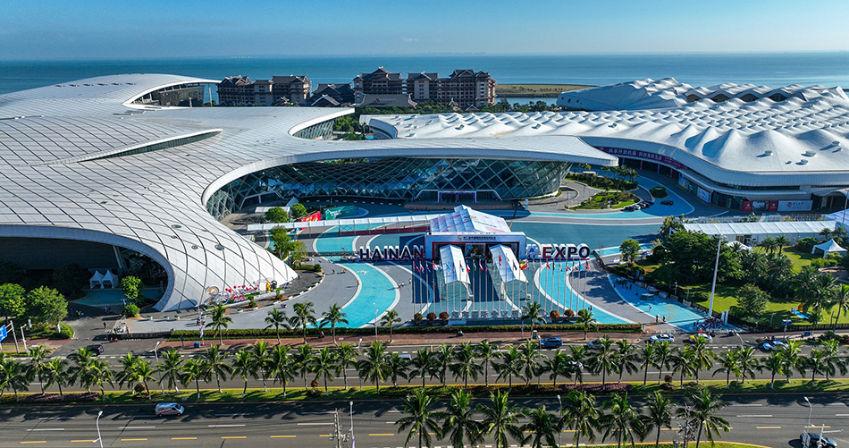 7月26日,海口,第二届中国国际消费品博览会在海南国际会展中心正式