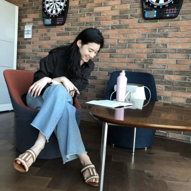 淡颜氛围感，靠的就是没欲望休闲区蓝鸢梦想 - Www.slyday.coM