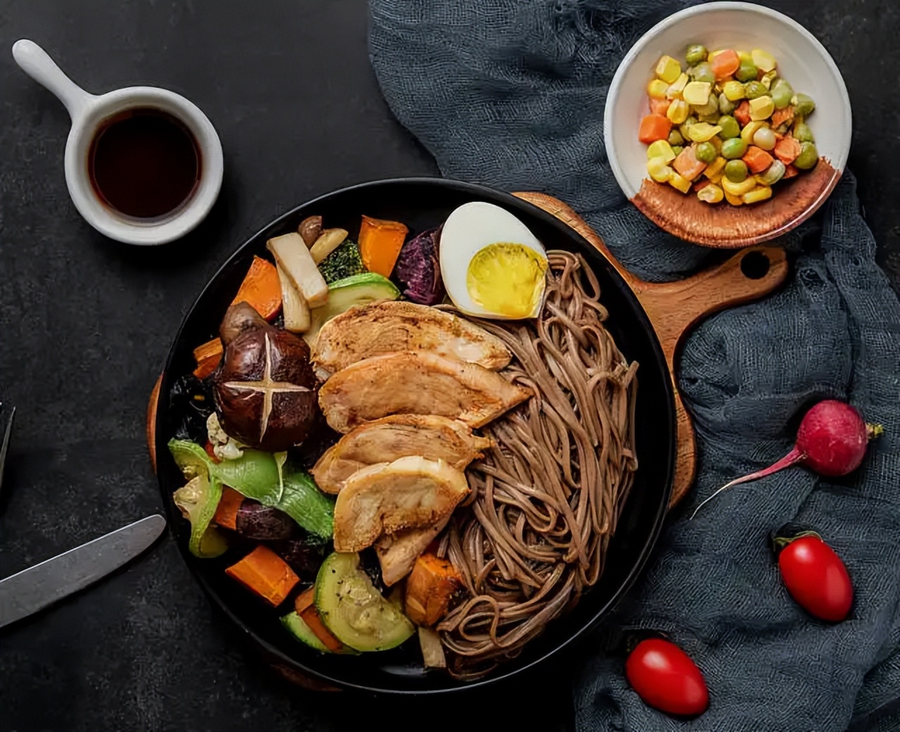 中式轻食的顶流是"东北蘸酱菜"?|中式|蘸酱菜|外卖_新浪新闻