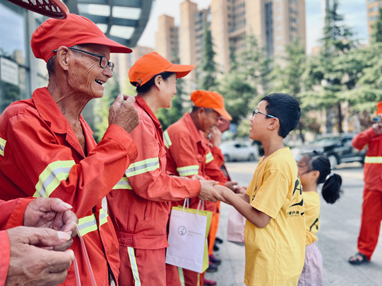 &nbsp;&nbsp;&nbsp;&nbsp;安徽马鞍山蜜蜂伙伴少年义工团的小志愿者们