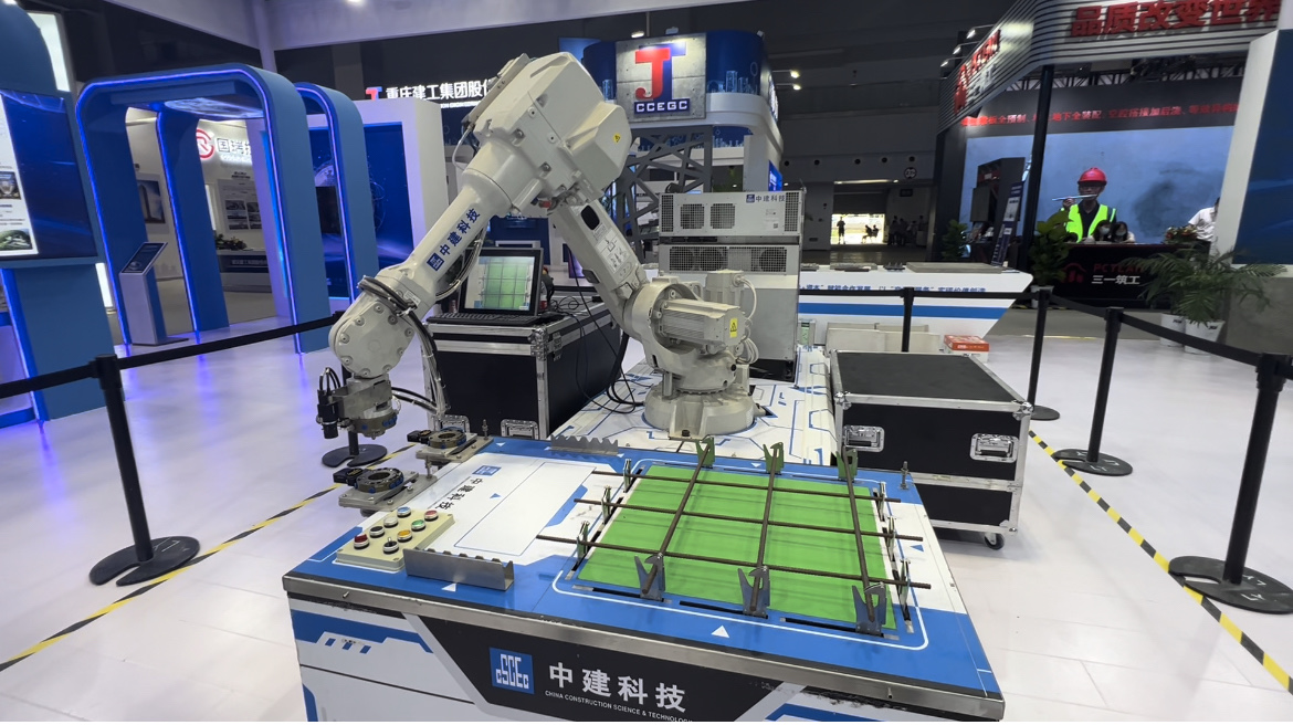 机器狗是靠什么导航和避障的？请简单介绍一下相关的机器人技术