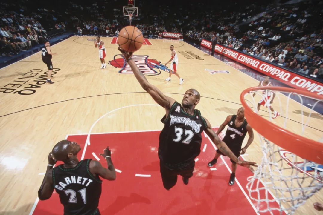 突发！NBA官方调查！哈登刚签下6860万合同！有人举报违规……休闲区蓝鸢梦想 - Www.slyday.coM