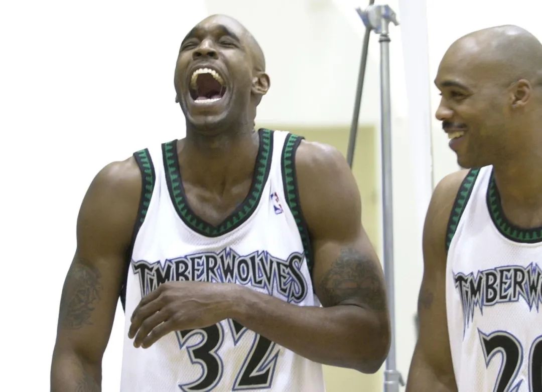 突发！NBA官方调查！哈登刚签下6860万合同！有人举报违规……休闲区蓝鸢梦想 - Www.slyday.coM
