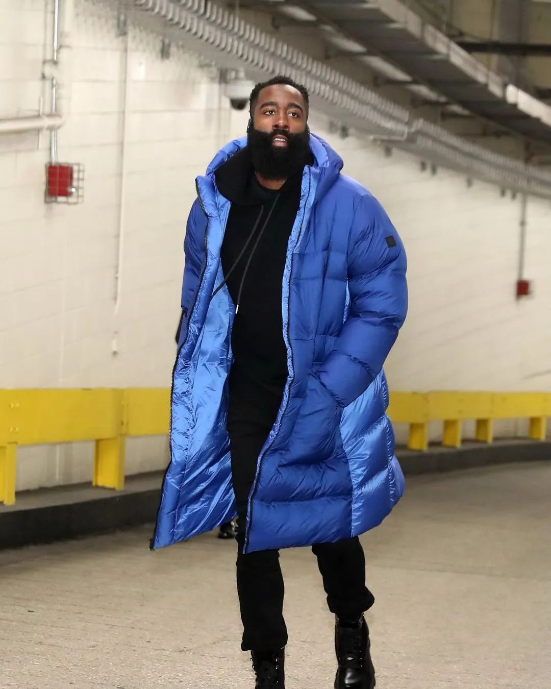 突发！NBA官方调查！哈登刚签下6860万合同！有人举报违规……休闲区蓝鸢梦想 - Www.slyday.coM