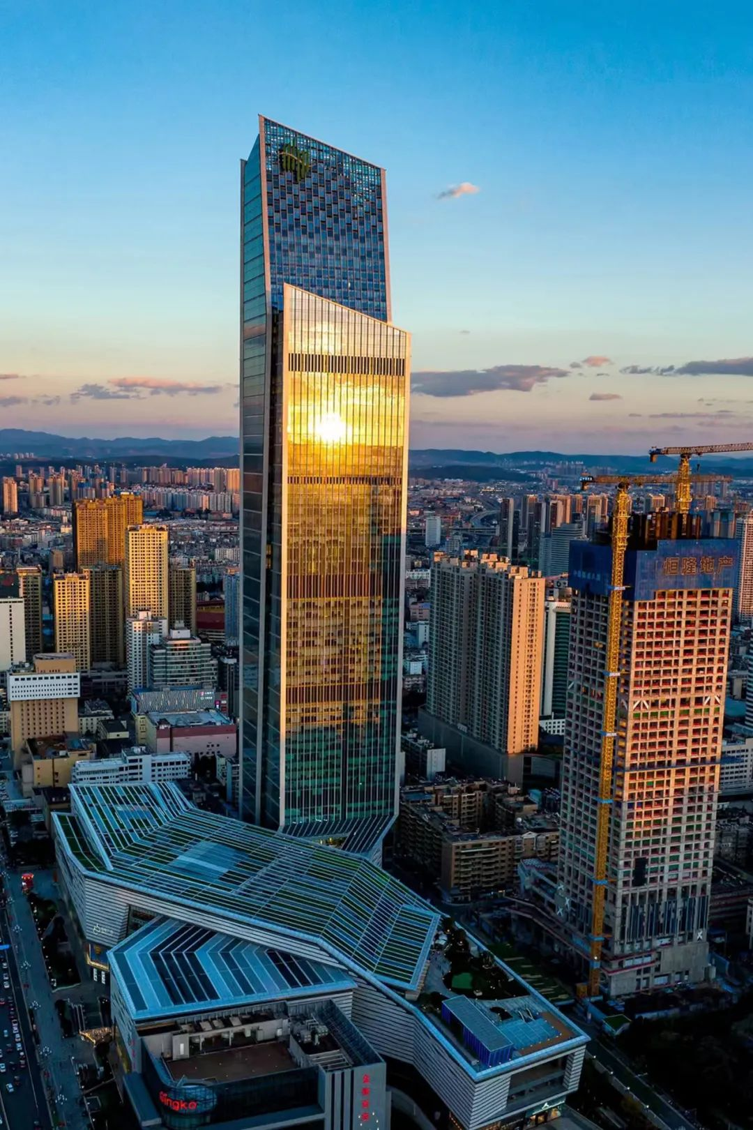 昆明恒隆广场350米66层昆明第一高楼霸气登场