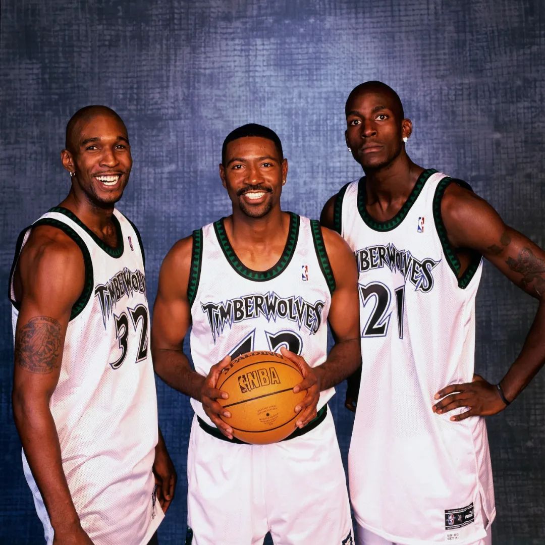 突发！NBA官方调查！哈登刚签下6860万合同！有人举报违规……休闲区蓝鸢梦想 - Www.slyday.coM