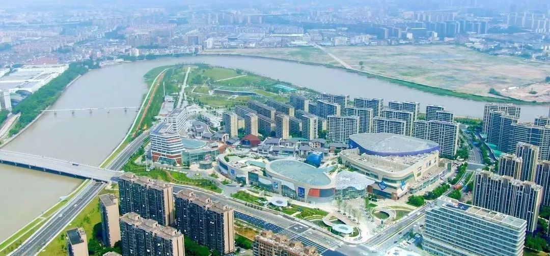 即将到来的8月,宁波华侨城欢乐海岸将以生态体育公园为核心,与宁波市