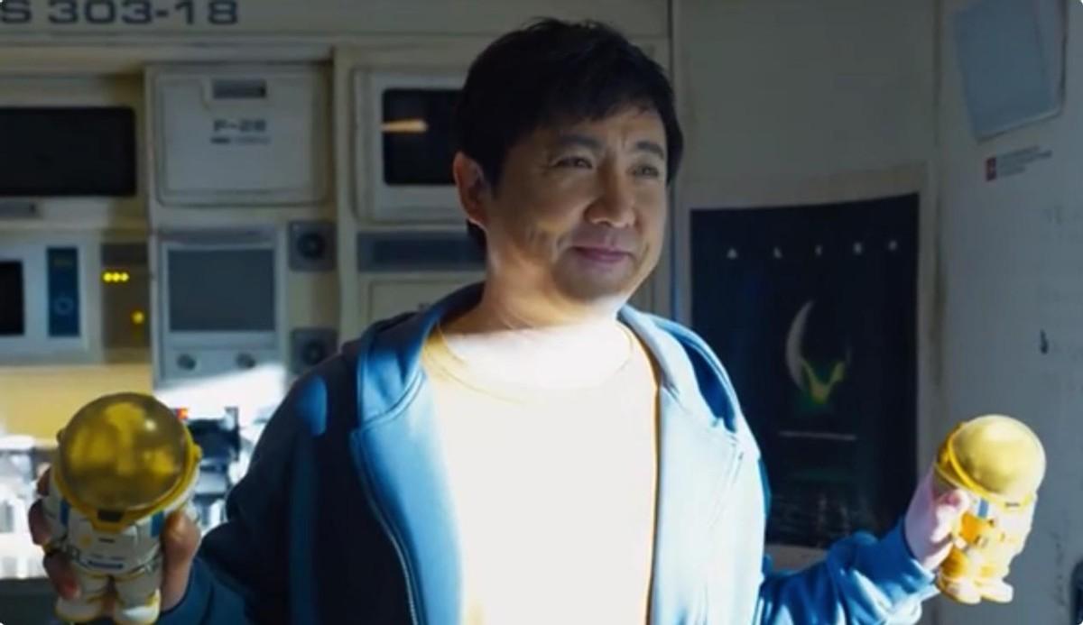 用“放大镜”看《独行月球》，被暗藏的细节震撼了，比剧情还要绝休闲区蓝鸢梦想 - Www.slyday.coM