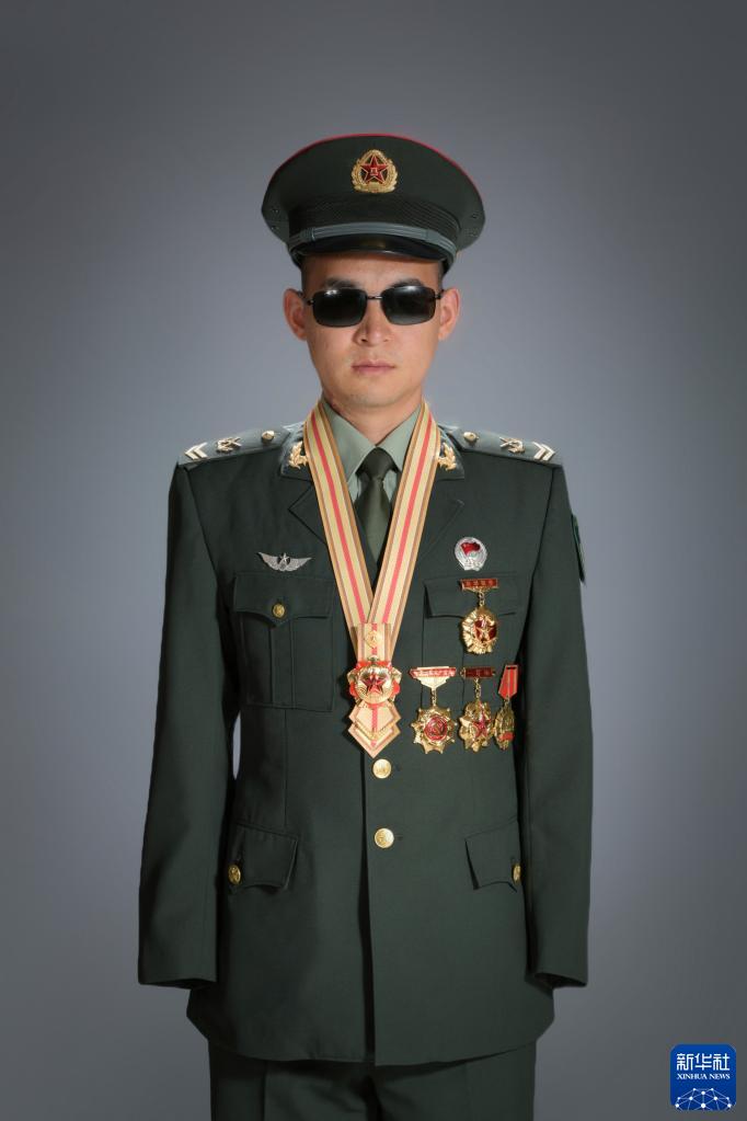  这是“八一勋章”获得者杜富国（7月25日摄）。新华社记者 李刚 摄