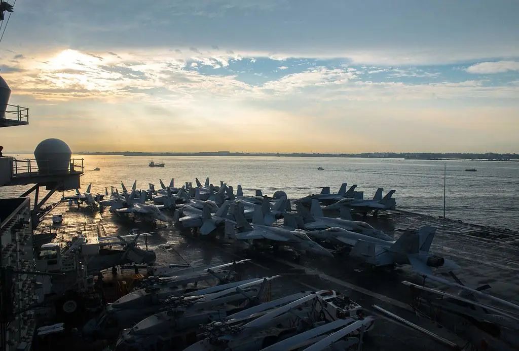 敏感时刻，里根号航母离开南海休闲区蓝鸢梦想 - Www.slyday.coM