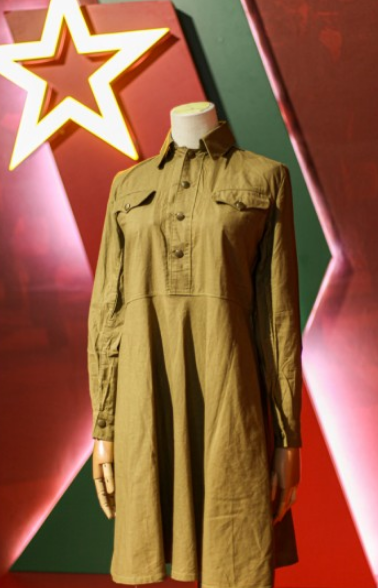 庆祝中国人民解放军建军95周年 “中国人民军队女军服展”广州开展休闲区蓝鸢梦想 - Www.slyday.coM