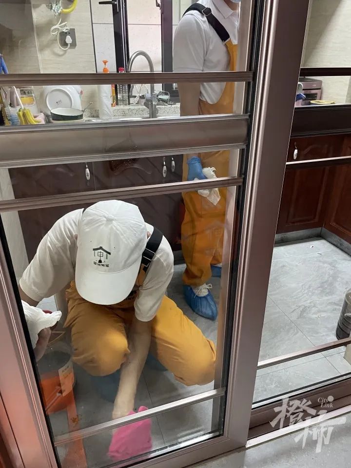 做家务是女生的事？90后双胞胎在杭州成立的家政公司，全员年轻小伙，最贵一单收了6万元休闲区蓝鸢梦想 - Www.slyday.coM