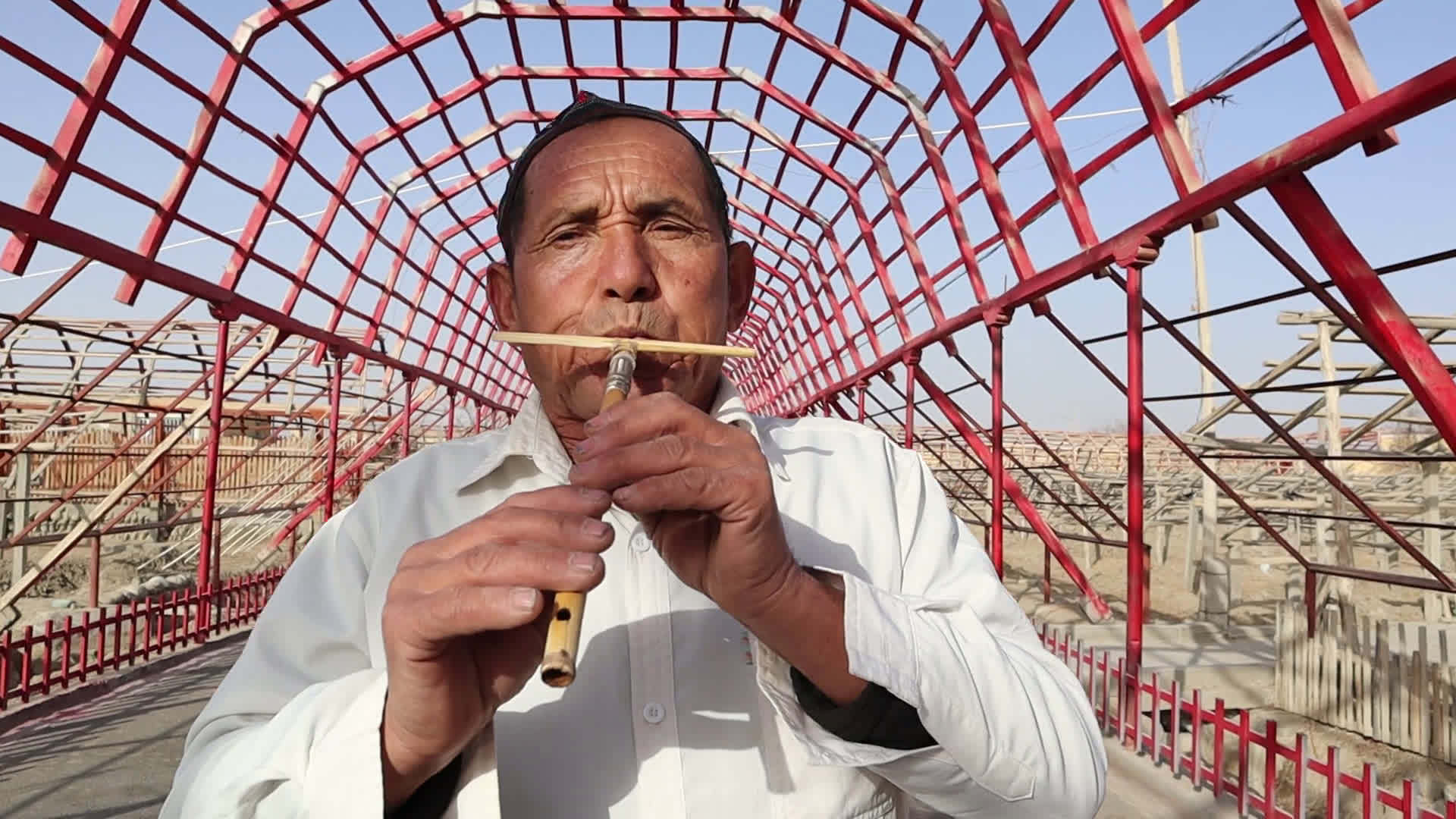 巴拉曼是维吾尔族传统手工乐器……