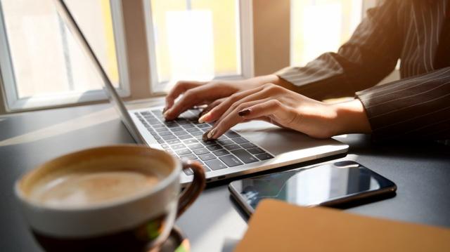 全职妈妈带娃之余，坚持写作五年月入2万，我吃过的苦你受不了休闲区蓝鸢梦想 - Www.slyday.coM