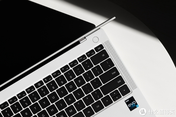 从没见过这么好看的笔记本 — MateBook X Pro 2022 微绒典藏版评测休闲区蓝鸢梦想 - Www.slyday.coM