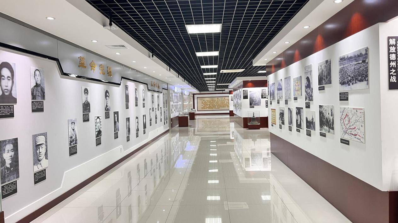 8月1日起,市民可到德州市档案馆五楼展厅参观红色档案.