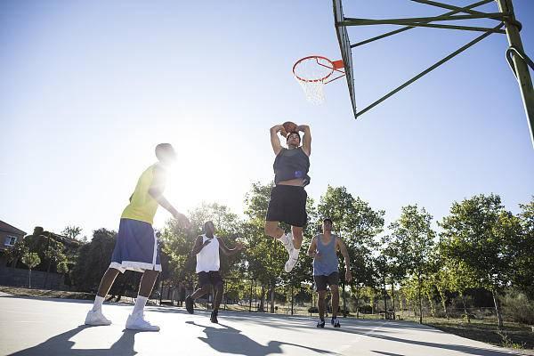 15岁少年,高温下打球引发热射病__财经头条
