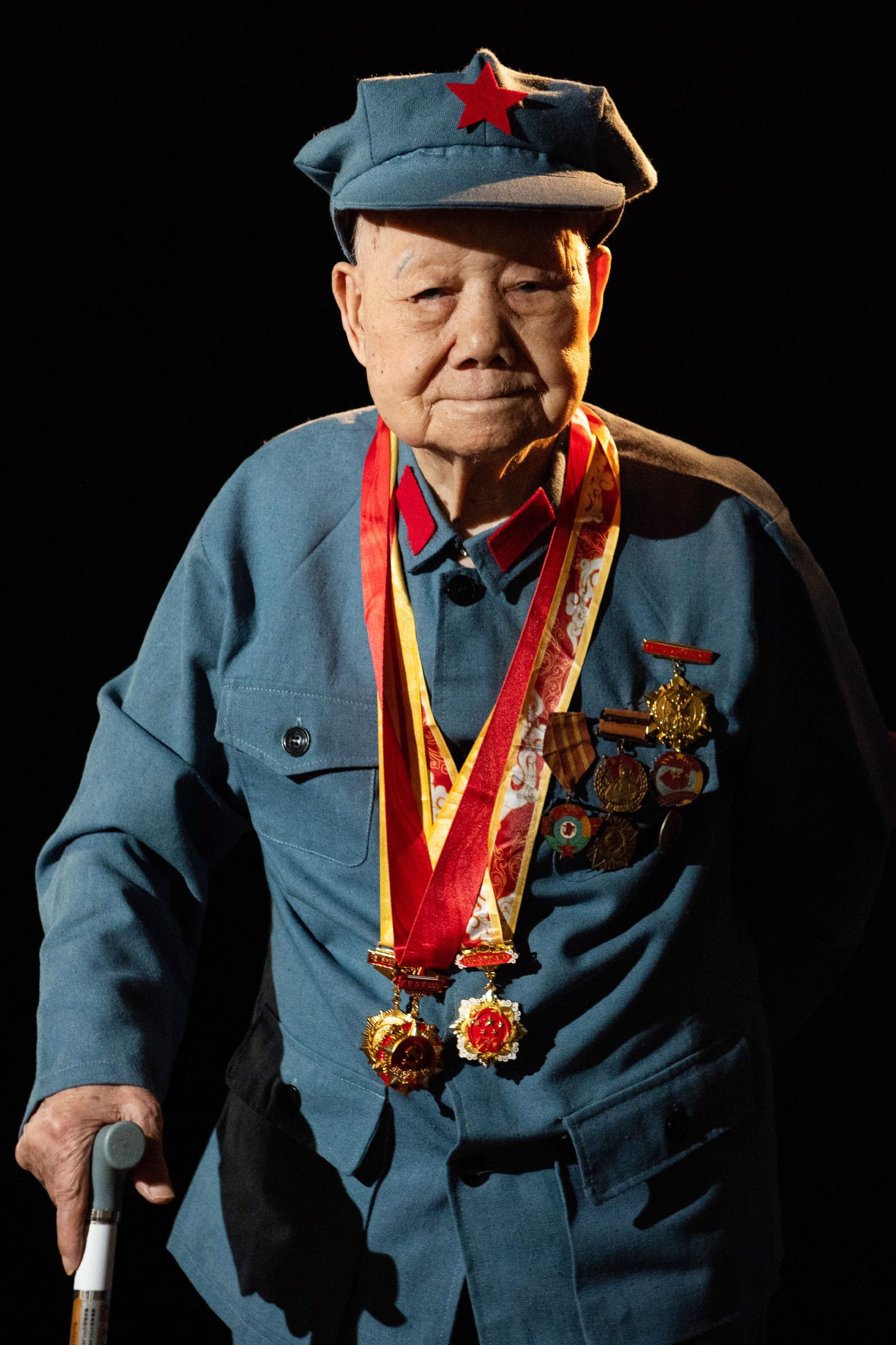 浴血荣光丨致敬抗战老战士周富国