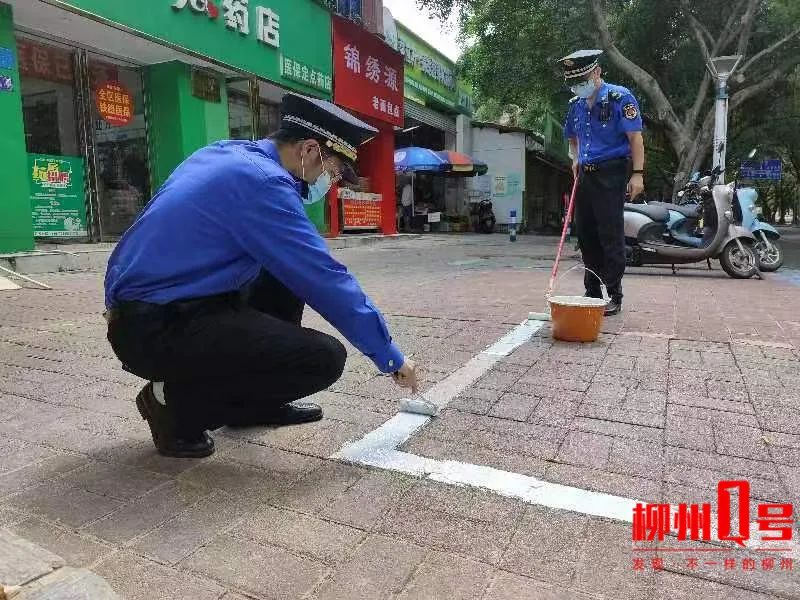 注意了！新规已施行！柳州有人这样停车被贴单…休闲区蓝鸢梦想 - Www.slyday.coM