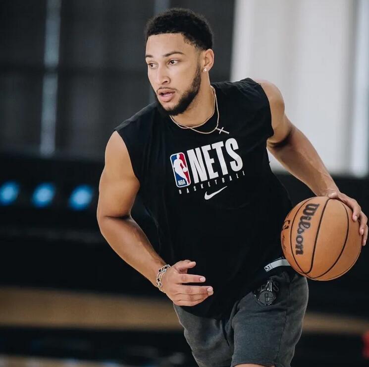 本-西蒙斯晒个人训练照__财经头条