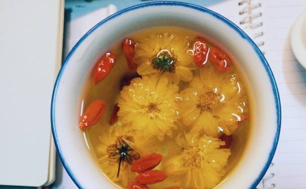 肝病来袭，身体常会出现3种症状！这一种水果，拜托不要再吃休闲区蓝鸢梦想 - Www.slyday.coM