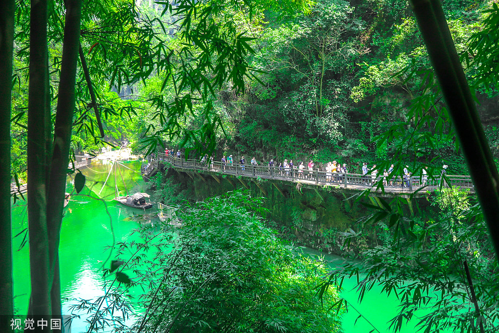 湖北宜昌三峡人家风景区暑期游人如织