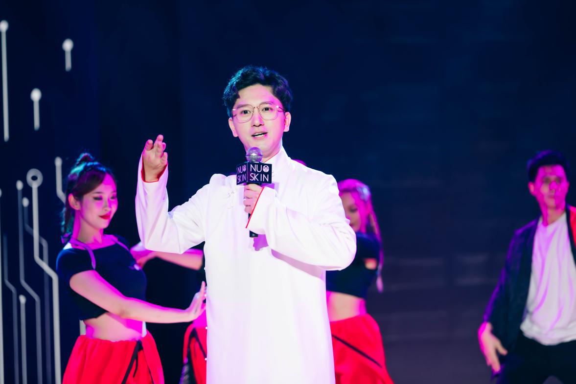 如新EMPOWERME战略发布，物联网黑科技新品LumiSpa iO即将上市休闲区蓝鸢梦想 - Www.slyday.coM